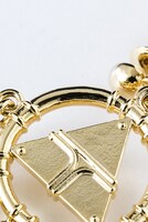 千年リングモデルのイヤリング。