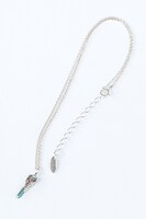 榊遊矢モデルのネックレス。