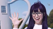 GUの新CM「アラレがスカート!?」篇より。