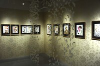 「鼻下長紳士回顧録」コーナーの様子。