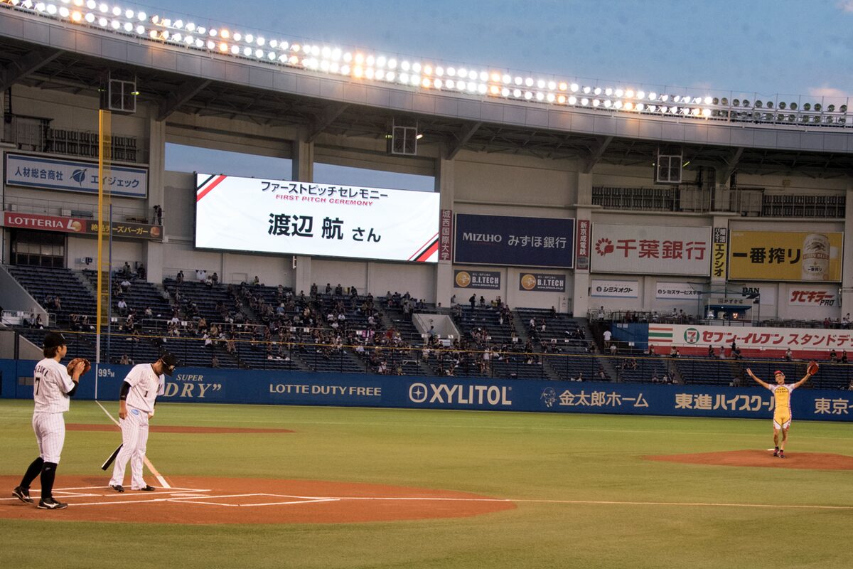 ファーストピッチセレモニーの様子 画像ギャラリー 12 25 コミックナタリー