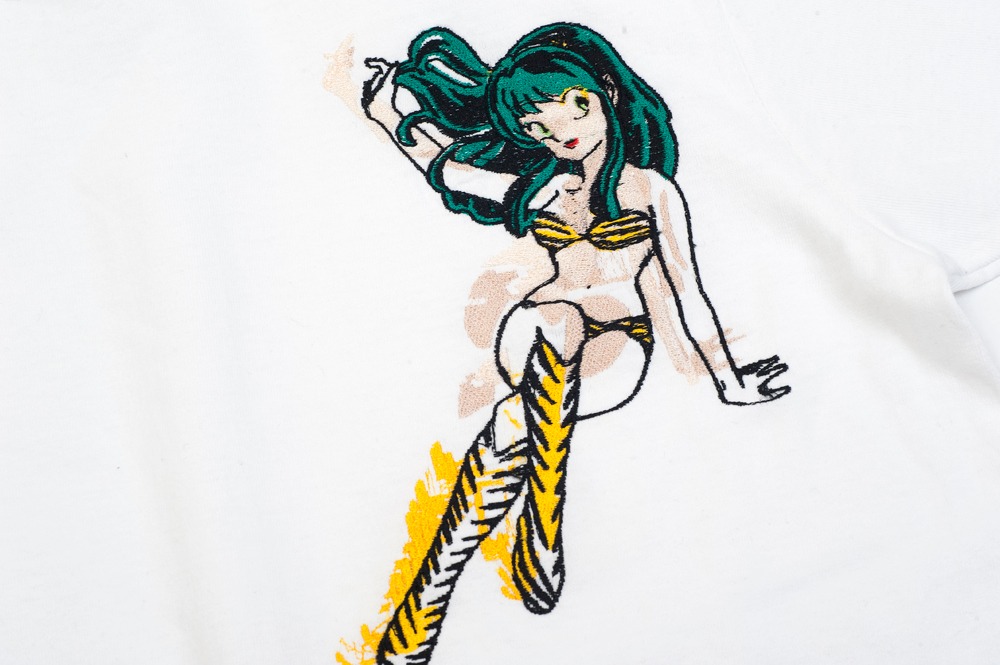 「うる星やつら グリッチ刺繍Tシャツ（ラム）」
