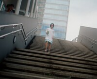 「うる星やつら×グリッチ刺繍 by Nukeme」の着用写真。（モデル：りりか／写真：石村望）