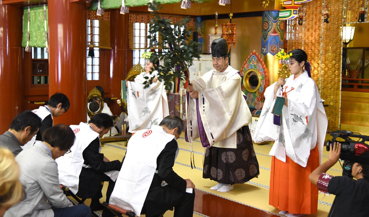 奉納式の様子。