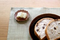 「パンくいのバター豆皿」
