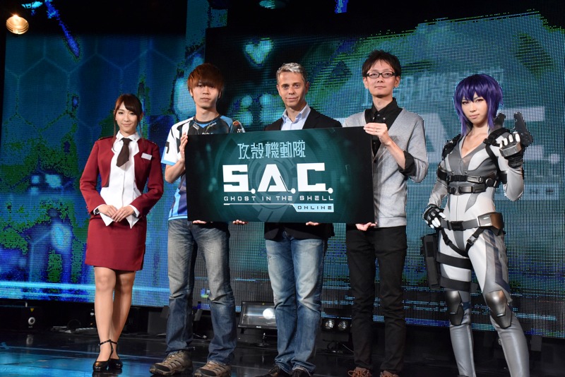 （左から）MC、DustelBox、オーウェン・マホニー社長、プロジェクトマネージャーの村上優、草薙素子に扮した清瀬まち。