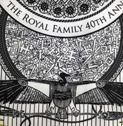 「『王家の紋章』ロイヤルスカーフ」に隠された「キャロル」の文字。