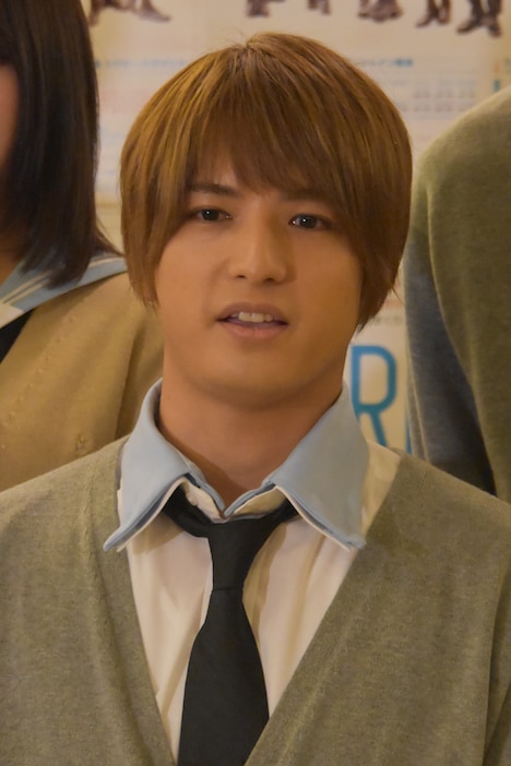 夜明了役の中村優一。