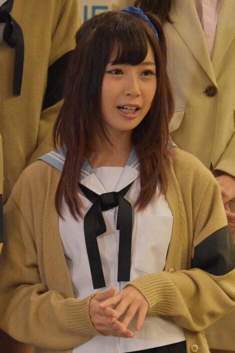 狩生玲奈役の高柳明音。