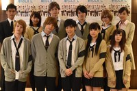 舞台「ReLIFE」初日挨拶の様子。