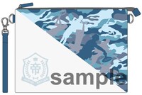 限定グッズ。クラッチバッグ（全1種／3024円）。