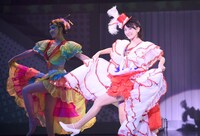 サンバを踊るサキ。