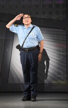 池田鉄洋演じる向島三四郎。