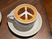 「ピースマークラテ」