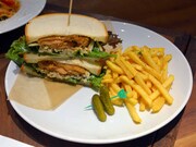 「ぶどうヶ丘高校でも大人気ッ！テリヤキチキンサンド サンジェルメンのバーガー包み紙付」