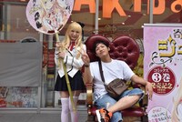 杏菜と写真撮影もできる。