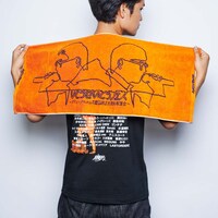 「いとうせいこうフェスメインTシャツ」と「フェイスタオル」の使用イメージ。