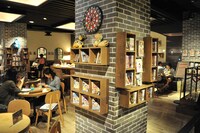 Cafe Mugiwara店内の様子。