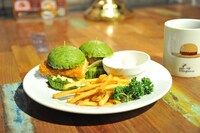 「ゾロ 三刀流バーガー」