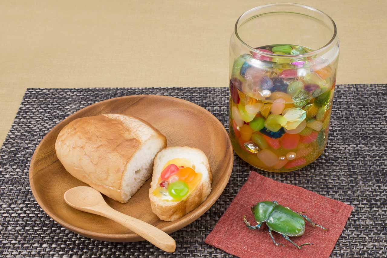 「天然▼おいしい宝虫のおやつ」の食品サンプル。