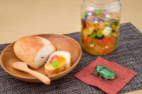 「天然▼おいしい宝虫のおやつ」の食品サンプル。