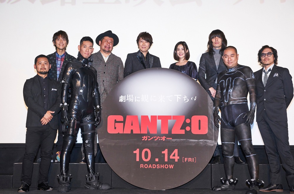 左から川村泰監督、吉田尚記アナウンサー、レイザーラモンHG、ケンドーコバヤシ、小野大輔、M・A・O、志磨遼平、レイザーラモンRG、さとうけいいち総監督。