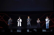 「アニメ『亜人』スペシャルイベント」の様子。左から福山潤、櫻井孝宏、宮野真守、洲崎綾、木下浩之。