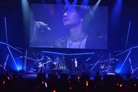 flumpoolのライブの様子。