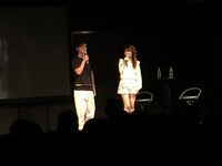 左から櫻井孝宏、古城門志帆。