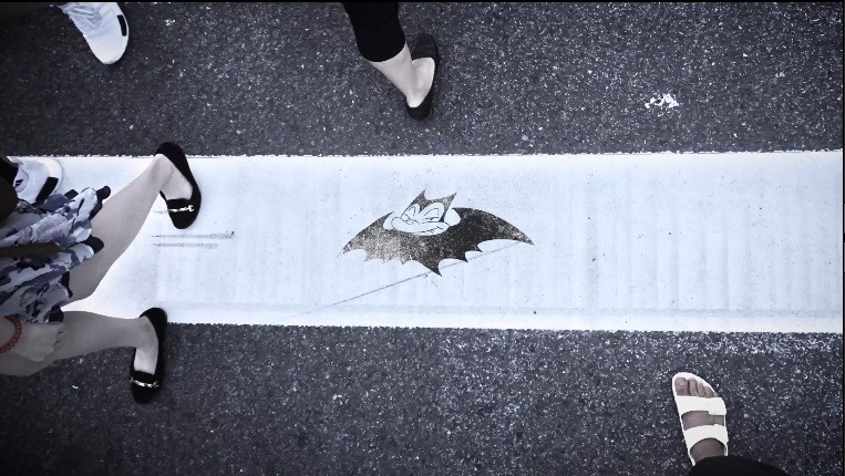 「BILLY BAT」のショートムービーより。