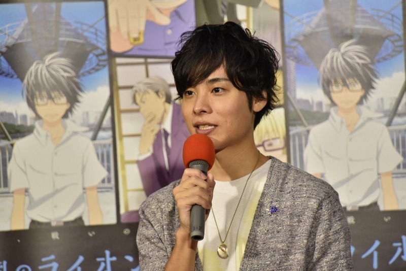 二海堂晴信役の岡本信彦。