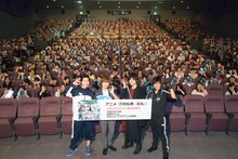 へし切長谷部役の新垣樽助、大和守安定役の市来光弘、加州清光役の増田俊樹、燭台切光忠役の佐藤拓也。