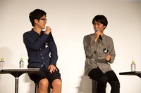 左から櫻井孝宏、立川譲監督。