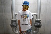 「エスパークス」コラボアイテムのルック。