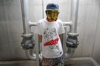 「エスパークス」コラボアイテムのルック。