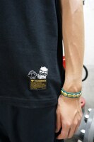 「エスパークス」コラボアイテムのルック。