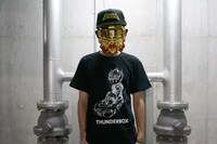 「エスパークス」コラボアイテムのルック。