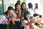 「世にも奇妙な物語 ’16秋の特別編」より。左から小野花梨、花影香音、久保田紗友、山田杏奈。