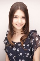 ニノチカ役のLynn。