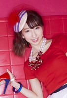 ベロニカ役の飯田里穂。