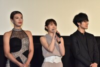 舞台挨拶の様子。