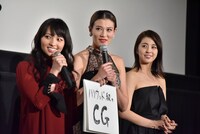 舞台挨拶の様子。