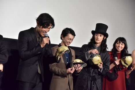 吸血鬼チームが勝利。賞品は師匠のお面。