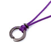 ネックレスの初号機モデル（エヴァンゲリオンストア限定）。