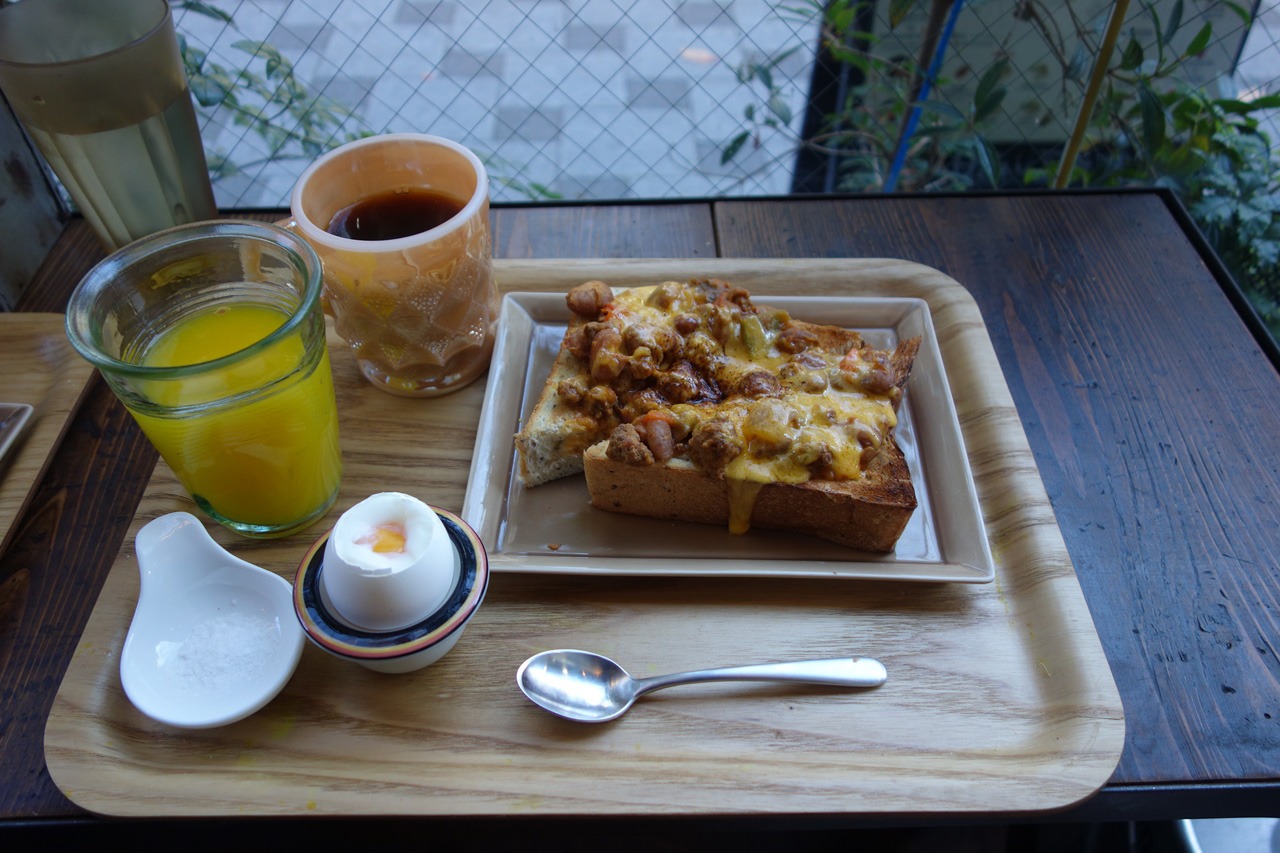 チリパーラー9で提供される「チリビーンズ朝食」。