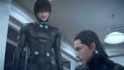 「GANTZ:O」のミュージックビデオより、左から玄野計、加藤勝。
