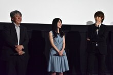 渡辺武監督、桜井美南、白石隼也。