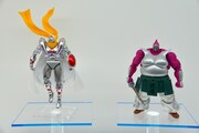 左から「S.H.Figuarts シルバーマン」、「S.H.Figuarts ストロング・ザ・武道」（ともに参考出展）