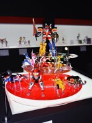 「超合金魂 GX-72 大獣神」と、「S.H.Figuarts ジュウレンジャー」シリーズ。