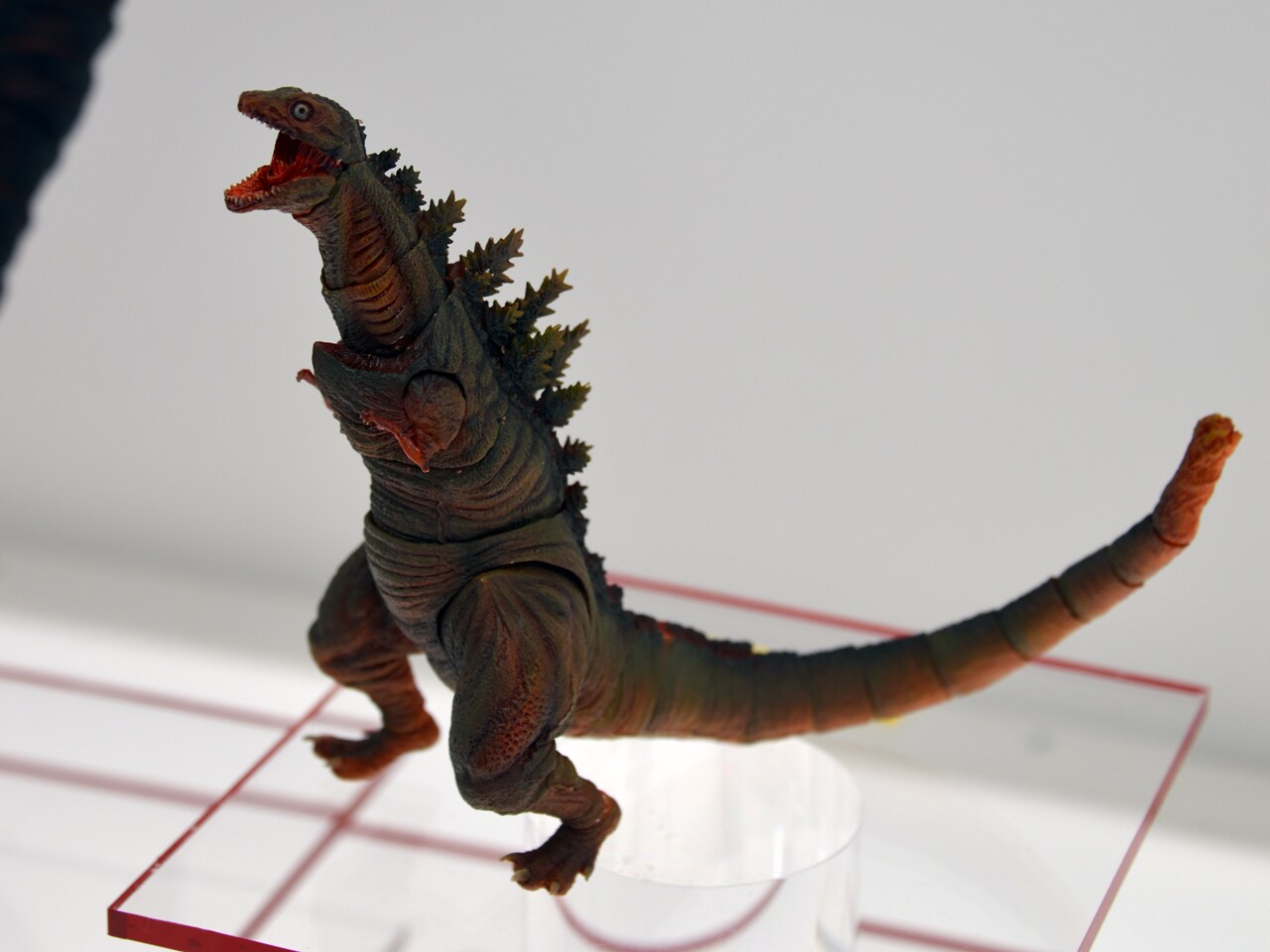 S.H.MonsterArts デストロイア（完全体） Special Color ver.」 [画像